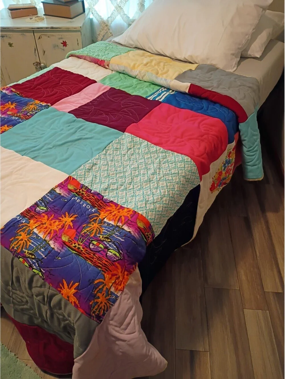 Vintage Handmade Mutt Patchwork Quilt Tribal Sun Hard Rock Coastal 71x90